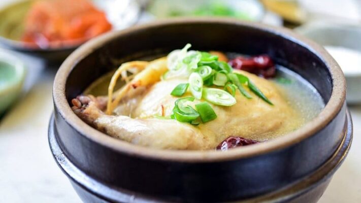 Canh Gà Hầm Sâm Kiểu Hàn Quốc (Samgyetang)