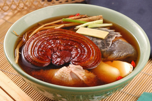 Thời điểm tốt nhất để uống nấm là vào buổi sáng khi bụng đang đói. Lúc này cơ thể sẽ hấp thu các dưỡng chất một cách trọn vẹn nhất.