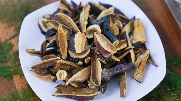 "Nấm linh chi xanh" là một tên gọi dân gian. Nó thường được dùng để chỉ loại nấm linh chi đặc hữu của Việt Nam