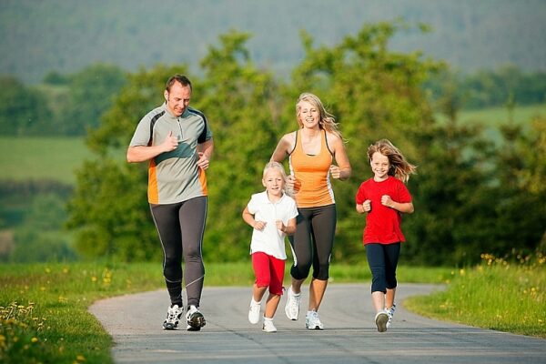 Bên cạnh việc dùng sâm thận trọng, bạn cần thay đổi lối sống. Sâm chỉ là trợ lực, lối sống mới là thuốc trị gốc. Hãy kiên trì thực hiện các thói quen tốt sau đây.