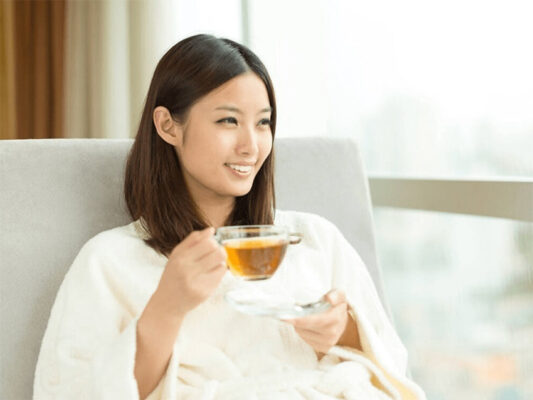 Thời điểm tốt nhất là vào buổi sáng sớm. Lúc này dạ dày rỗng hấp thu tốt nhất. Bạn cũng có thể dùng sâm vào buổi trưa.