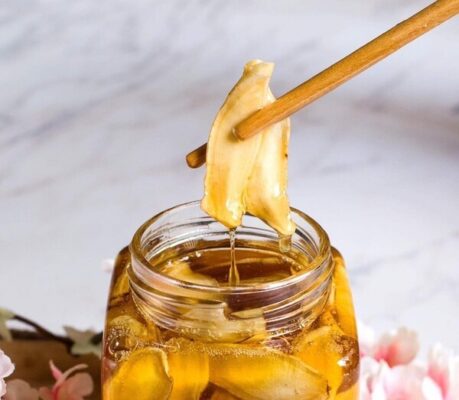 Nhân sâm tẩm mật ong là một sản phẩm vô cùng tốt cho sức khỏe con người. Đây là sự kết hợp hoàn hảo giữa dược liệu quý và tinh hoa đất trời.