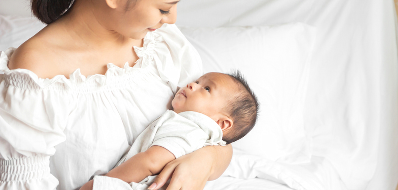 Hành trình "vượt cạn" mang đến niềm hạnh phúc vô bờ bến. Tuy nhiên, nó cũng lấy đi rất nhiều sinh khí của người mẹ.