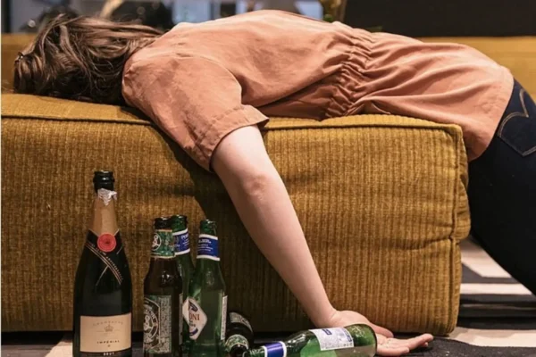 TÁC HẠI CỦA CỒN VỚI NGƯỜI UỐNG RƯỢU BIA THƯỜNG XUYÊN