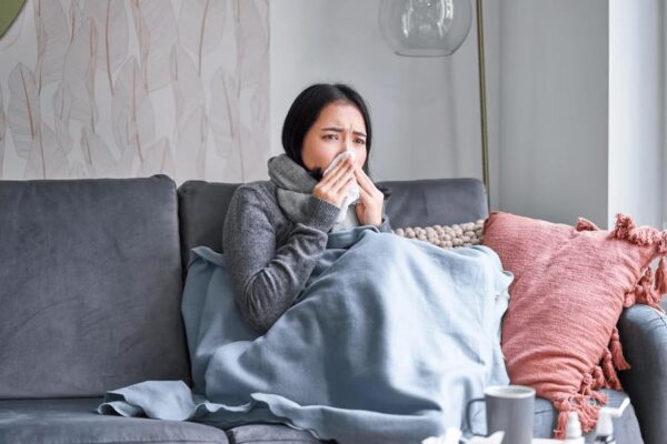 Hệ miễn dịch suy giảm mạnh khiến bạn dễ mắc các bệnh nhiễm trùng thông thường.